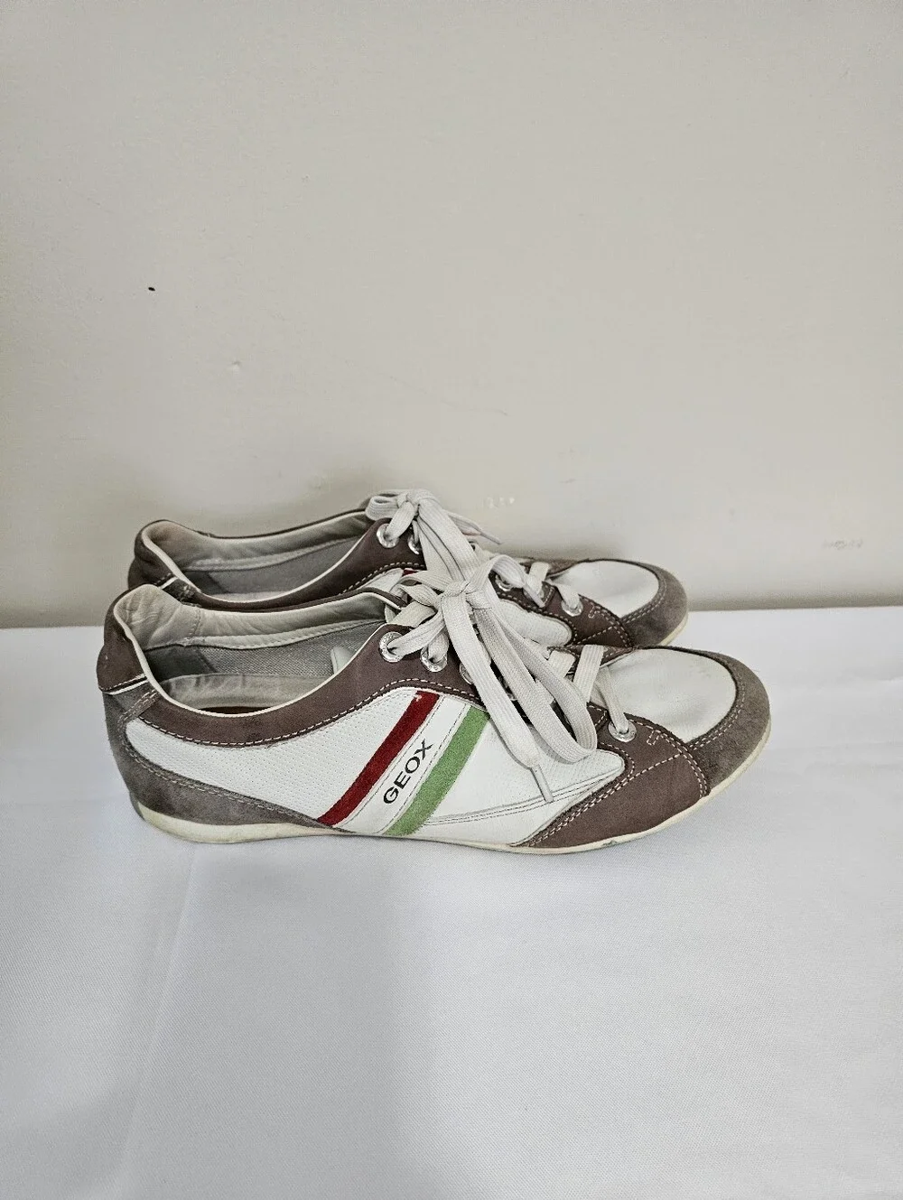 Geox Men’s White Sneakers with Brown, Red & Green Accents